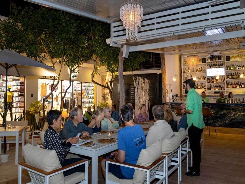 Plaza Luna Suites image