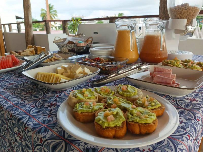 Plaza Luna Suites image