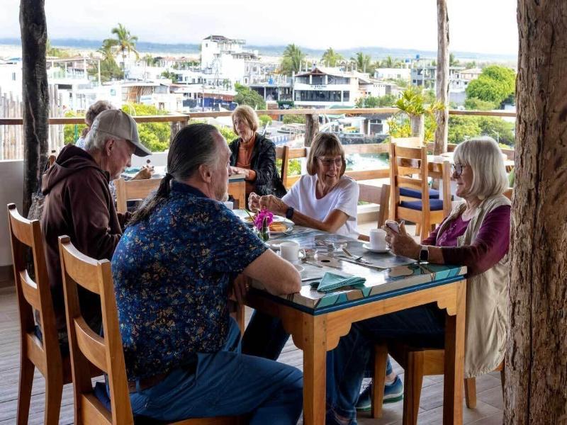 Plaza Luna Suites image