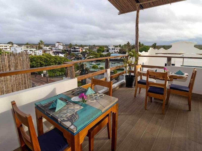 Plaza Luna Suites image