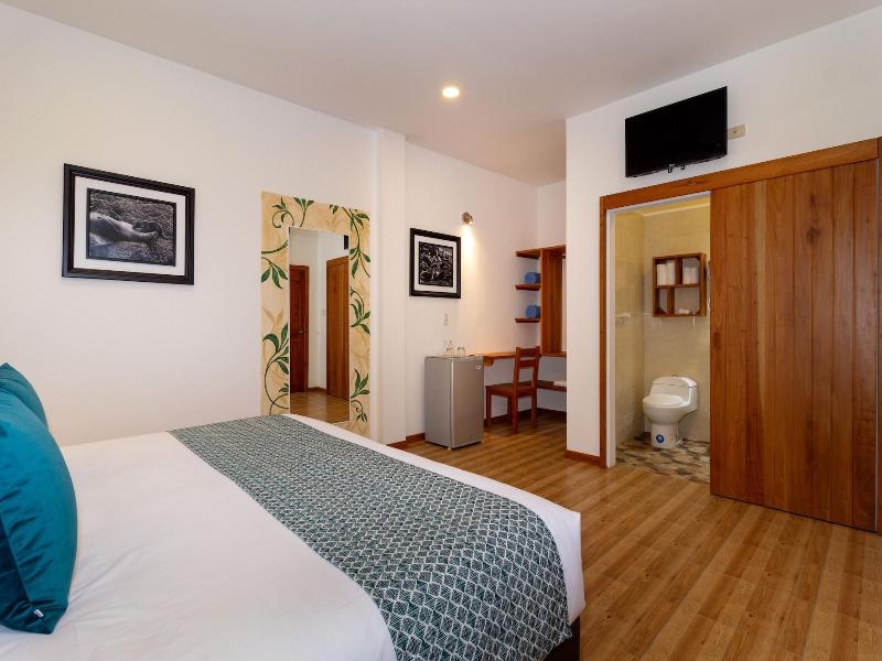 Plaza Luna Suites image