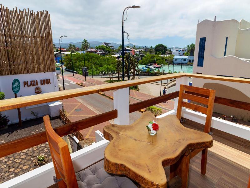 Plaza Luna Suites image