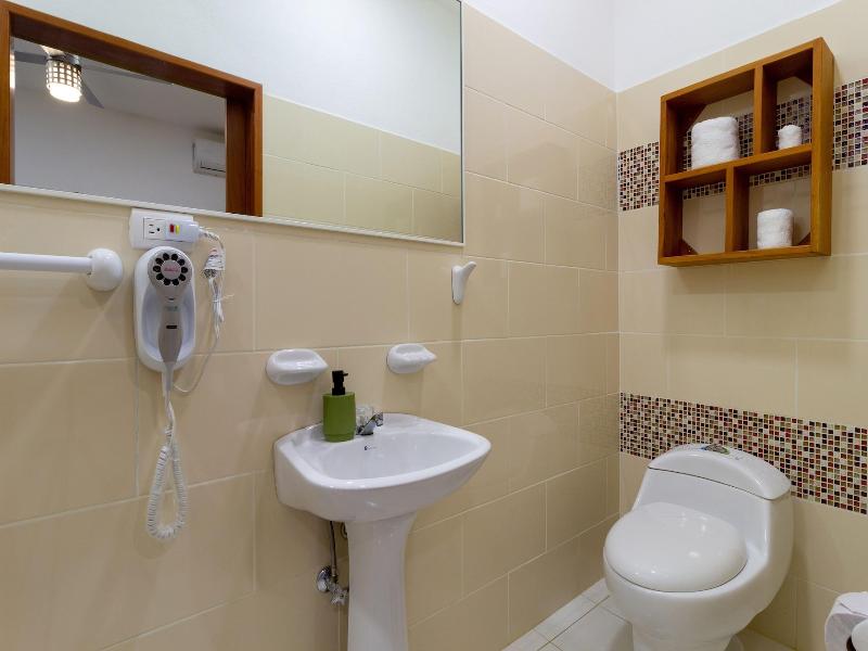Plaza Luna Suites image