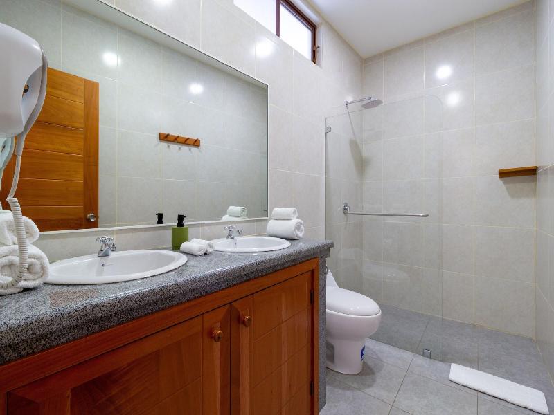 Plaza Luna Suites image