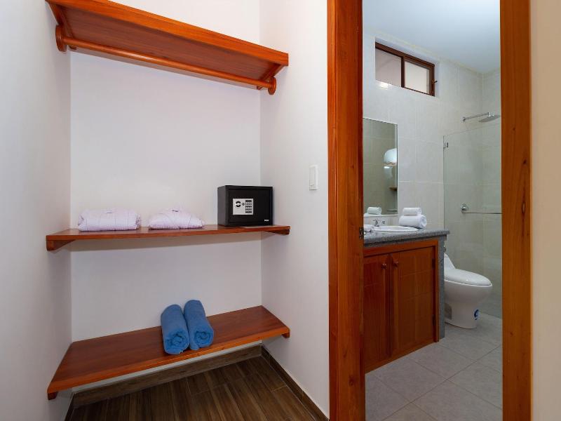 Plaza Luna Suites image