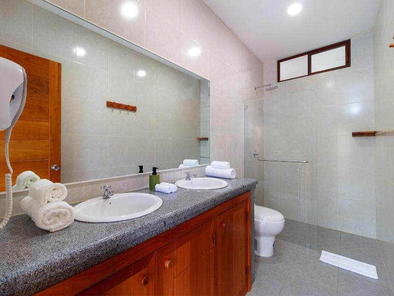 Plaza Luna Suites image