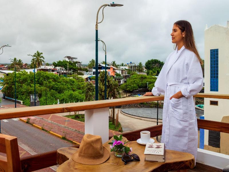 Plaza Luna Suites image