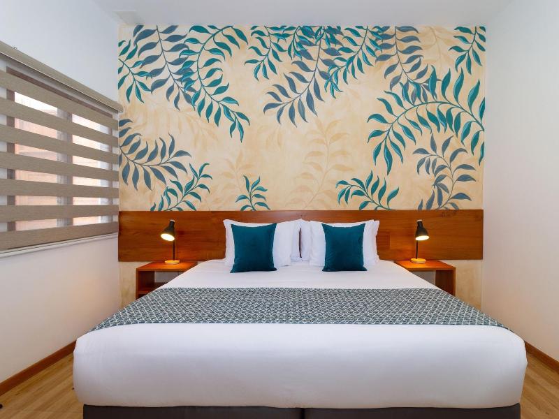 Plaza Luna Suites image