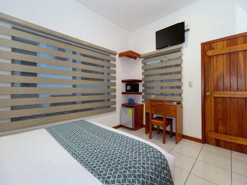 Plaza Luna Suites image
