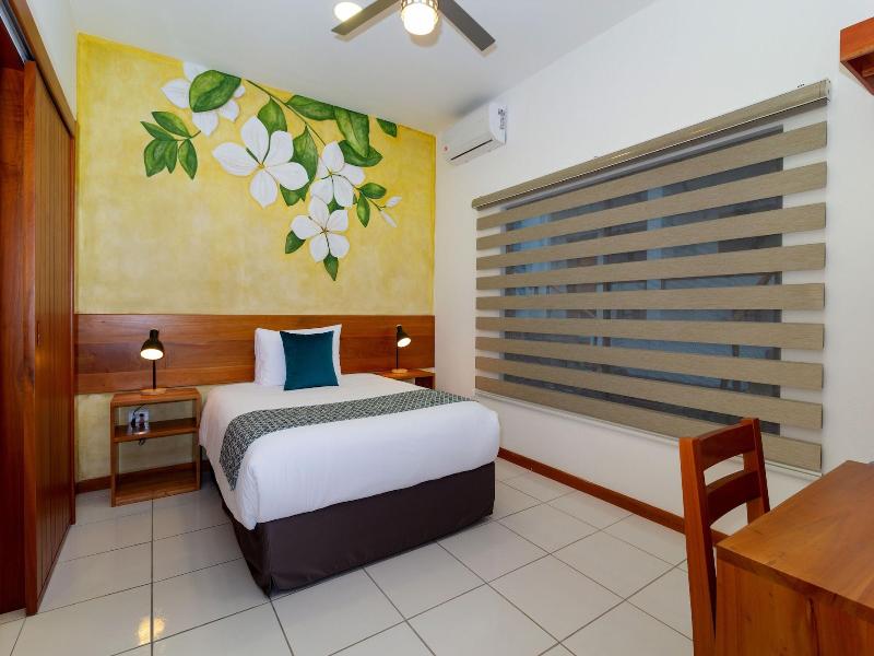 Plaza Luna Suites image