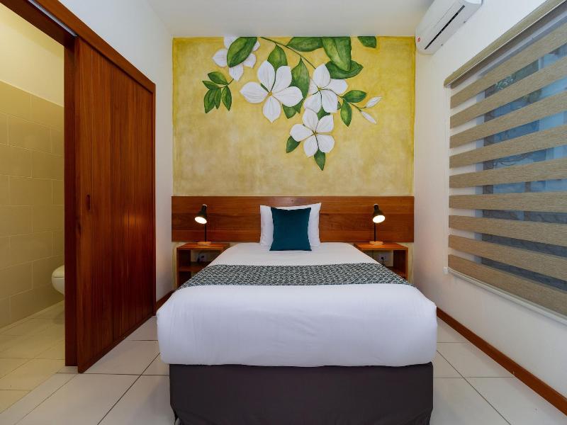 Plaza Luna Suites image