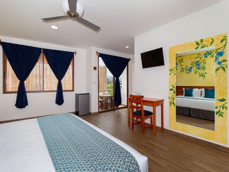 Plaza Luna Suites image