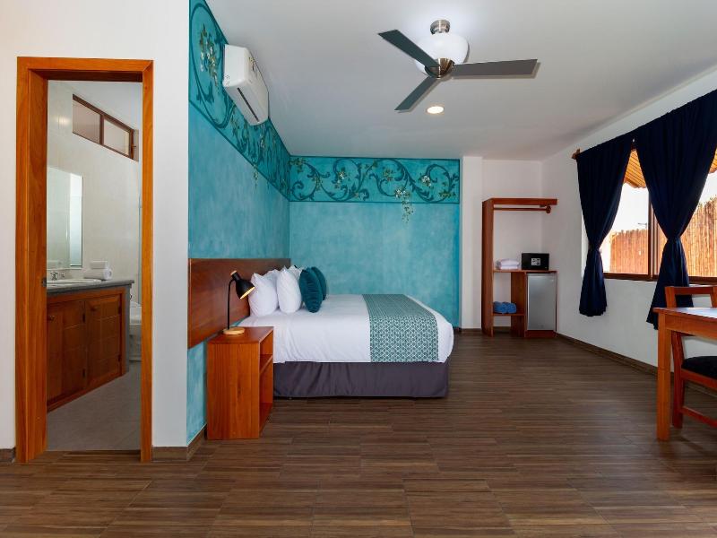 Plaza Luna Suites image