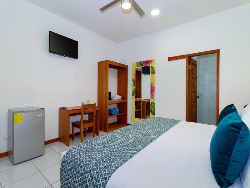 Plaza Luna Suites image