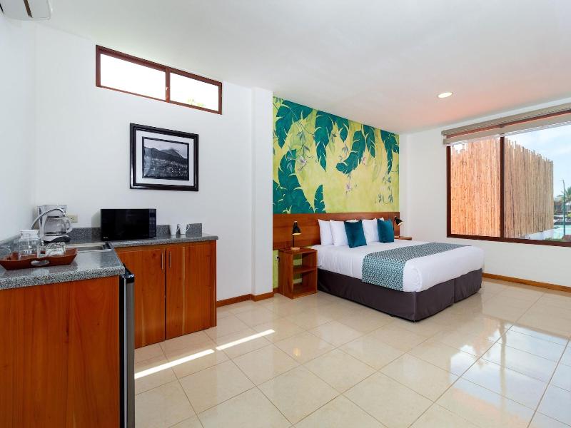 Plaza Luna Suites image