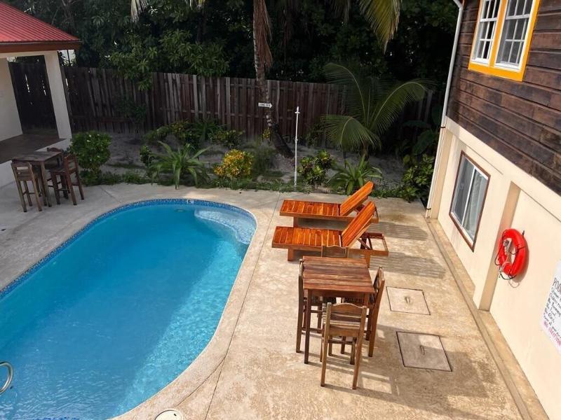 Pur Private Suites image