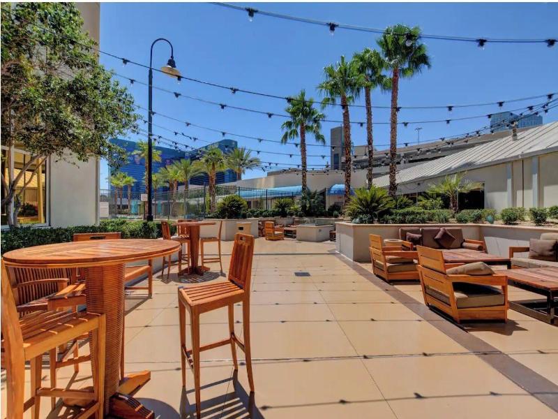 Luxe 702 Mgm Signature 1 Br 2 Bth Suite image