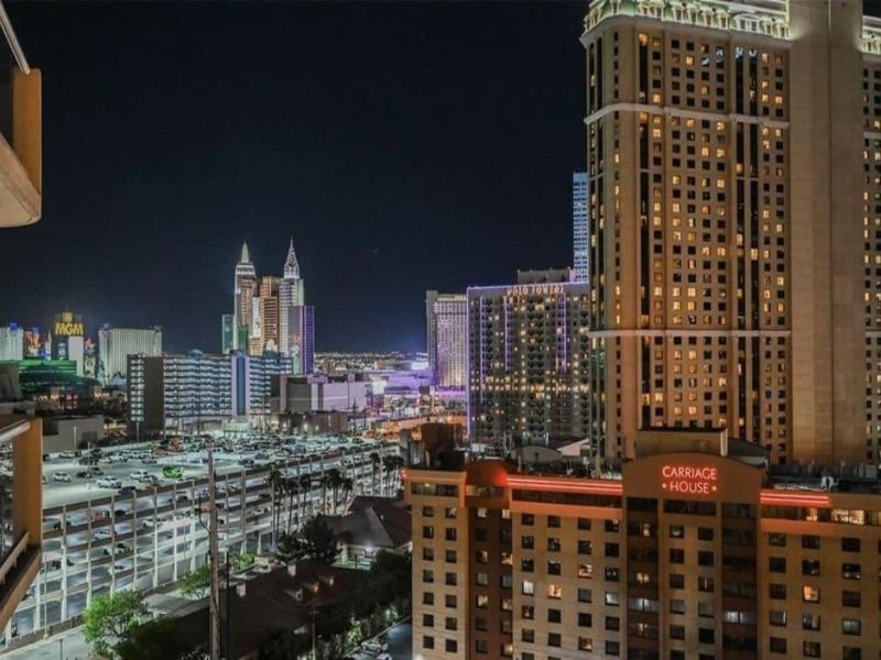Luxe 702 Mgm Signature 1 Br 2 Bth Suite image