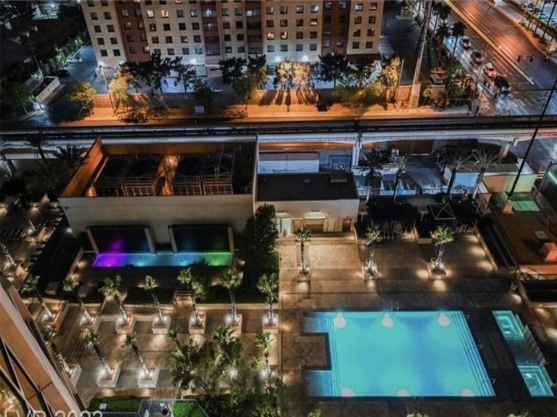 Luxe 702 Mgm Signature 1 Br 2 Bth Suite image