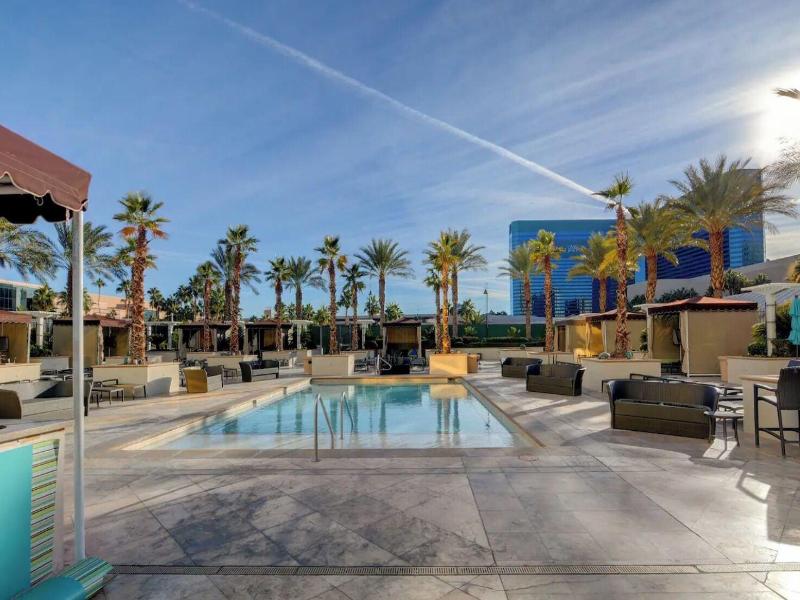 Luxe 702 Mgm Signature 1 Br 2 Bth Suite image