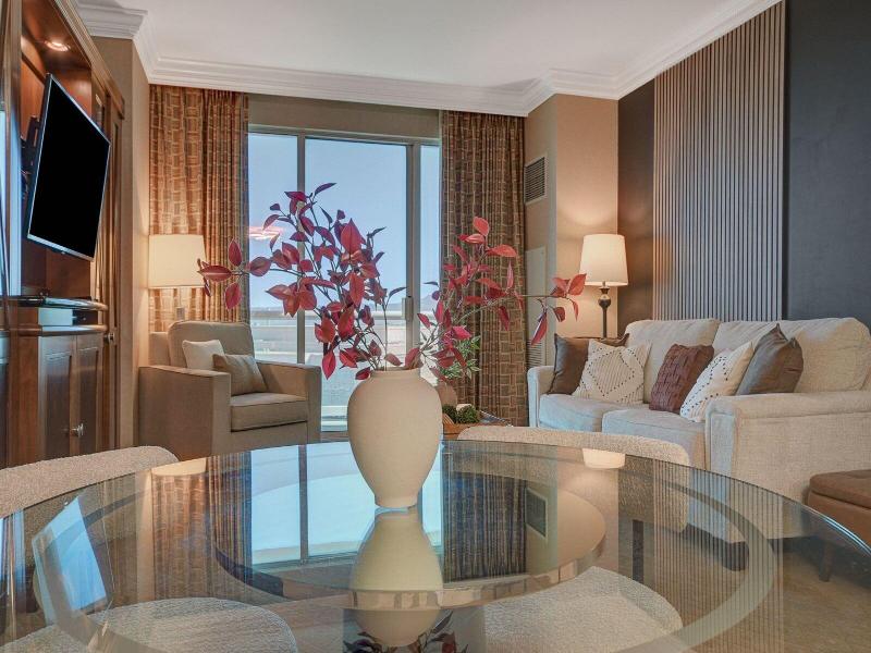 Luxe 702 Mgm Signature 1 Br 2 Bth Suite image