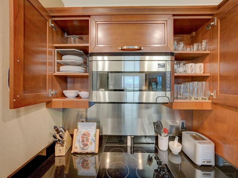 Luxe 702 Mgm Signature 1 Br 2 Bth Suite image