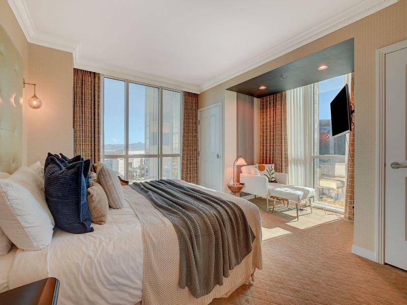 Luxe 702 Mgm Signature 1 Br 2 Bth Suite image