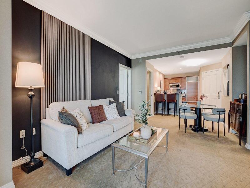 Luxe 702 Mgm Signature 1 Br 2 Bth Suite image