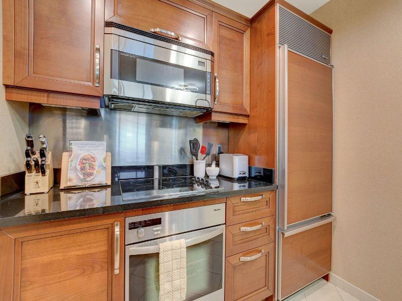 Luxe 702 Mgm Signature 1 Br 2 Bth Suite image