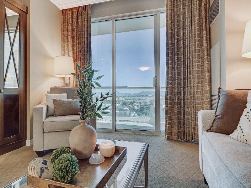 Luxe 702 Mgm Signature 1 Br 2 Bth Suite image