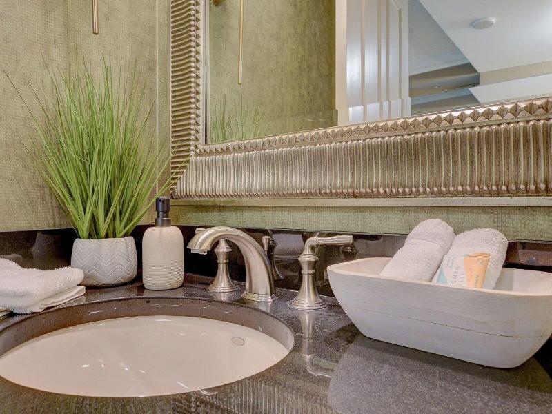 Luxe 702 Mgm Signature 1 Br 2 Bth Suite image