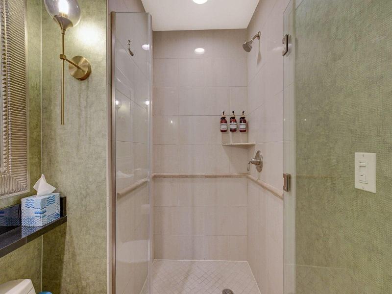 Luxe 702 Mgm Signature 1 Br 2 Bth Suite image