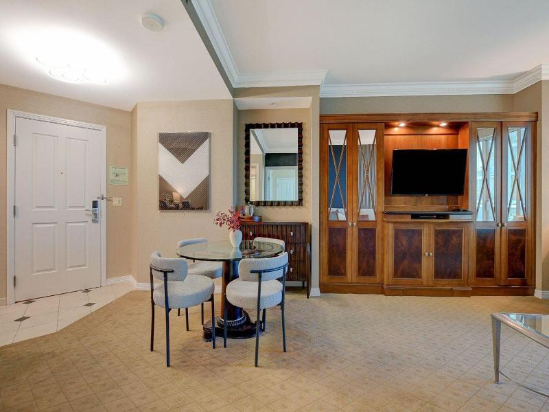 Luxe 702 Mgm Signature 1 Br 2 Bth Suite image