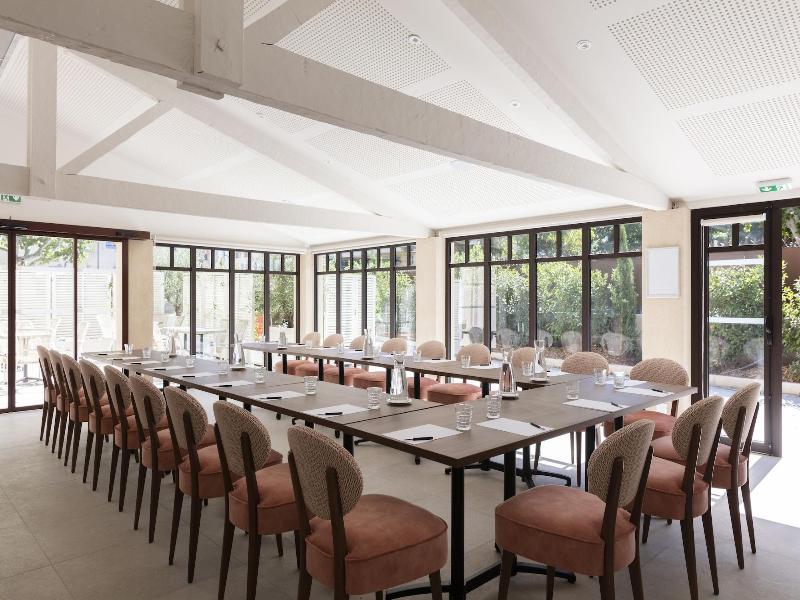 Hã´tel Et Restaurant La Bastide Bourrelly Â€“ Ma image