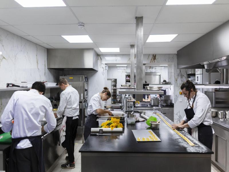 Hã´tel Et Restaurant La Bastide Bourrelly Â€“ Ma image