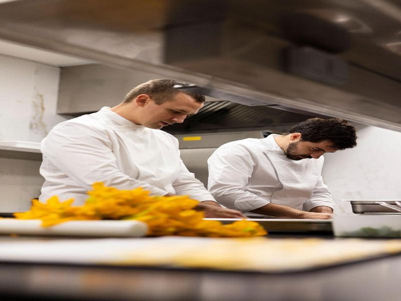 Hã´tel Et Restaurant La Bastide Bourrelly Â€“ Ma image