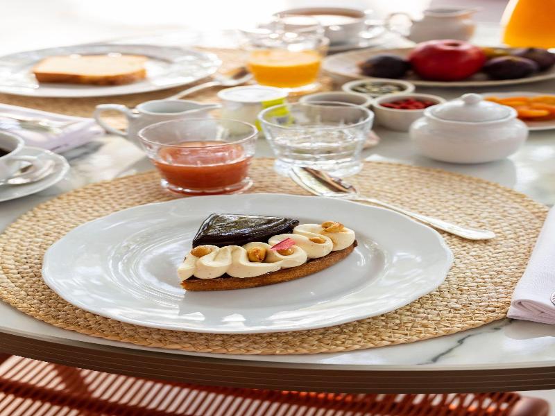 Hã´tel Et Restaurant La Bastide Bourrelly Â€“ Ma image
