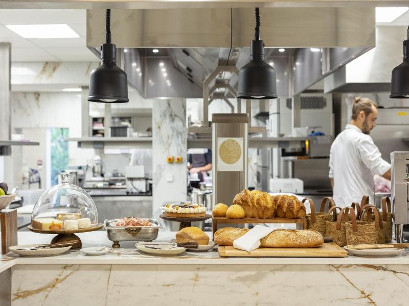Hã´tel Et Restaurant La Bastide Bourrelly Â€“ Ma image