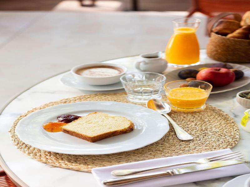 Hã´tel Et Restaurant La Bastide Bourrelly Â€“ Ma image