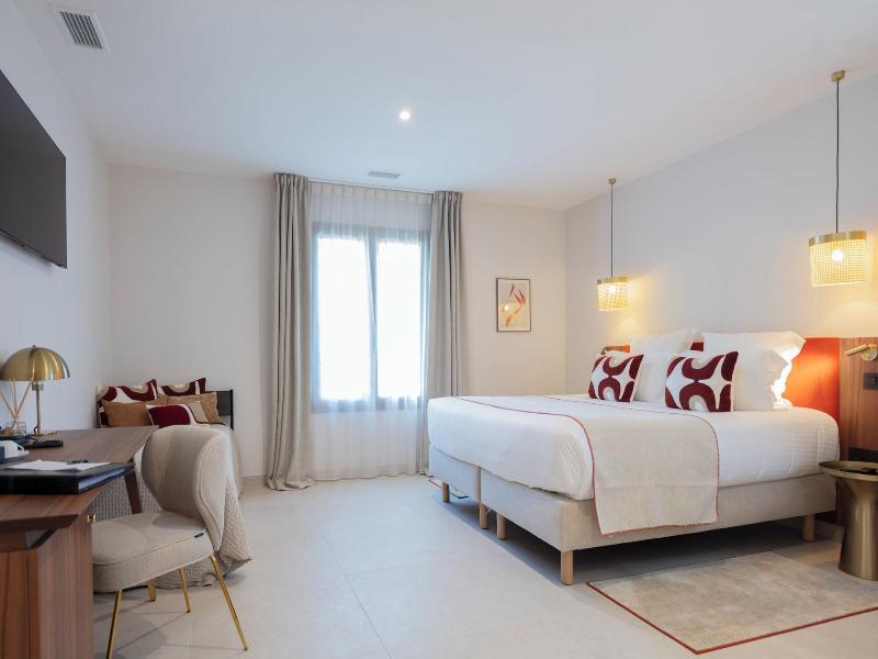 Hã´tel Et Restaurant La Bastide Bourrelly Â€“ Ma image