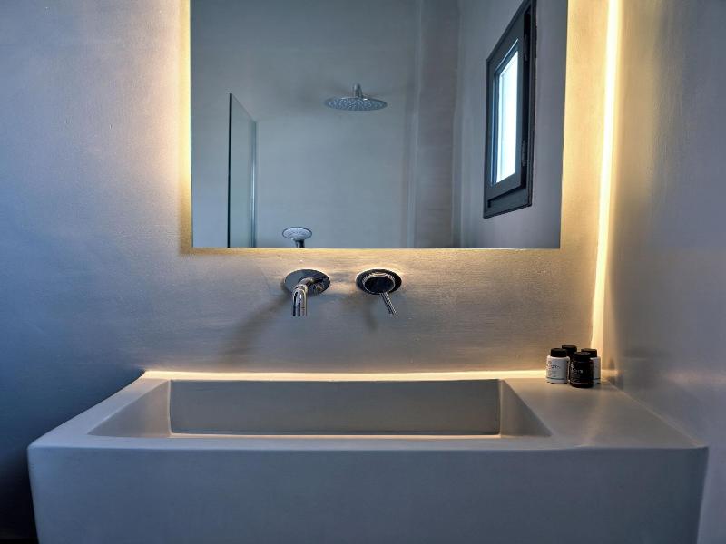 Paros Five Senses image