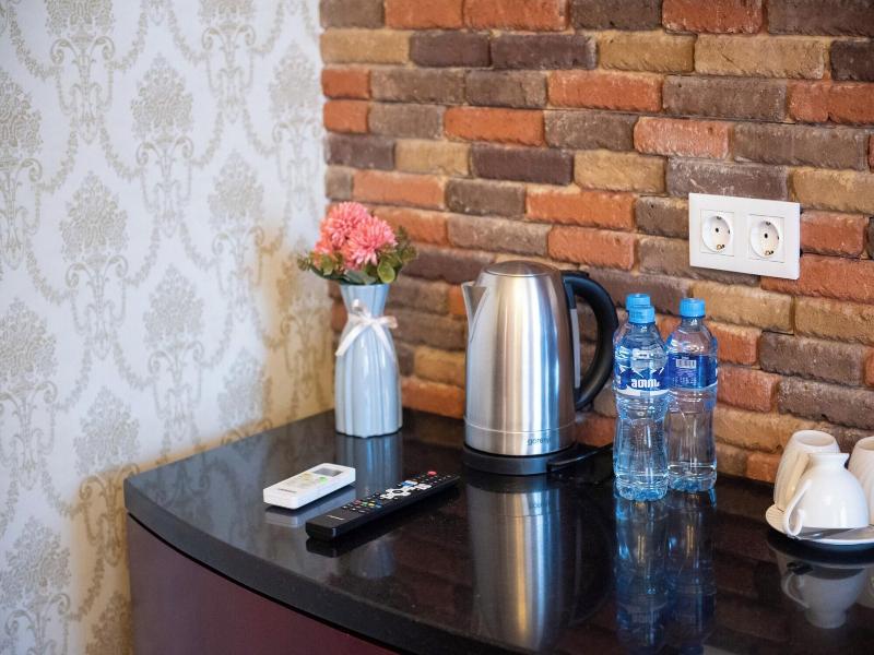 Kraveli Hotel image