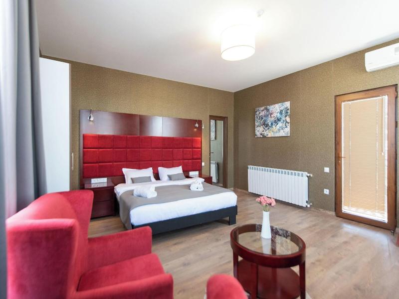 Kraveli Hotel image