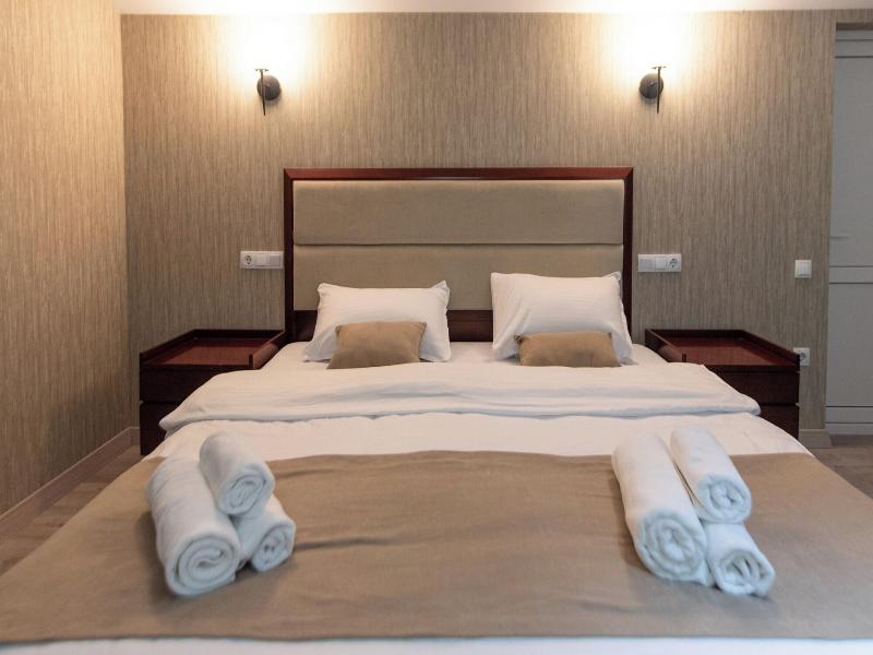 Kraveli Hotel image