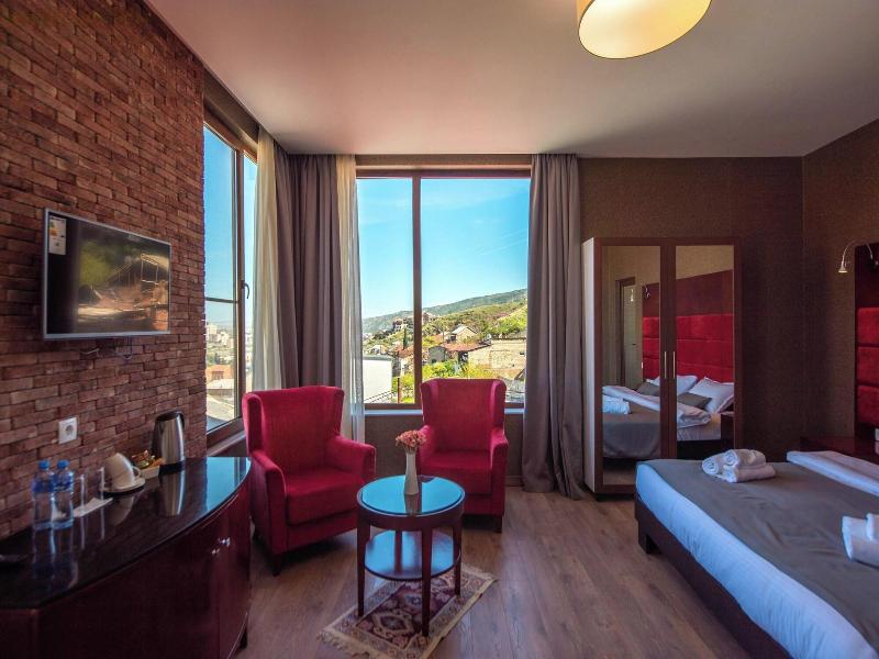 Kraveli Hotel image
