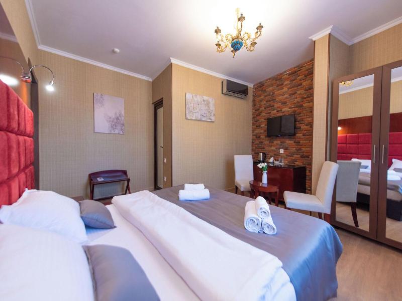 Kraveli Hotel image