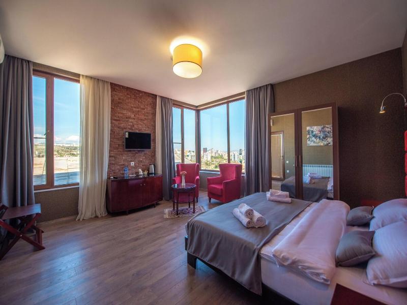 Kraveli Hotel image