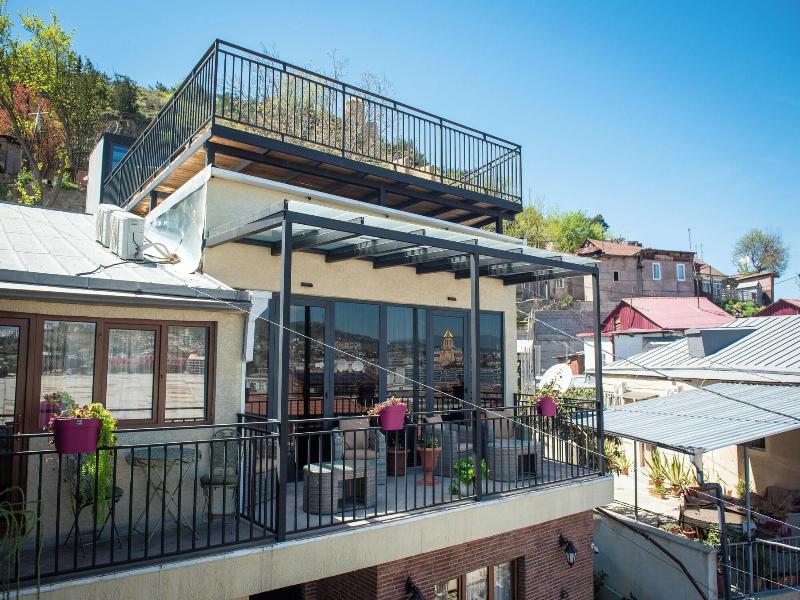 Kraveli Hotel image