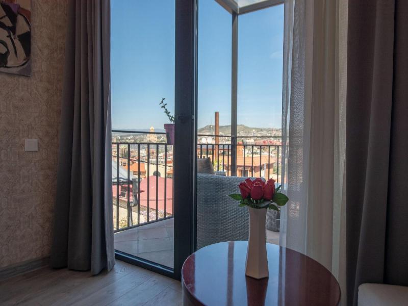 Kraveli Hotel image