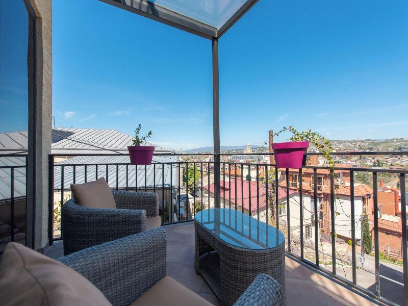 Kraveli Hotel image